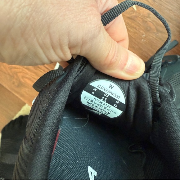 Altra Black VIA FWD. women's 11. - Picture 3 of 3